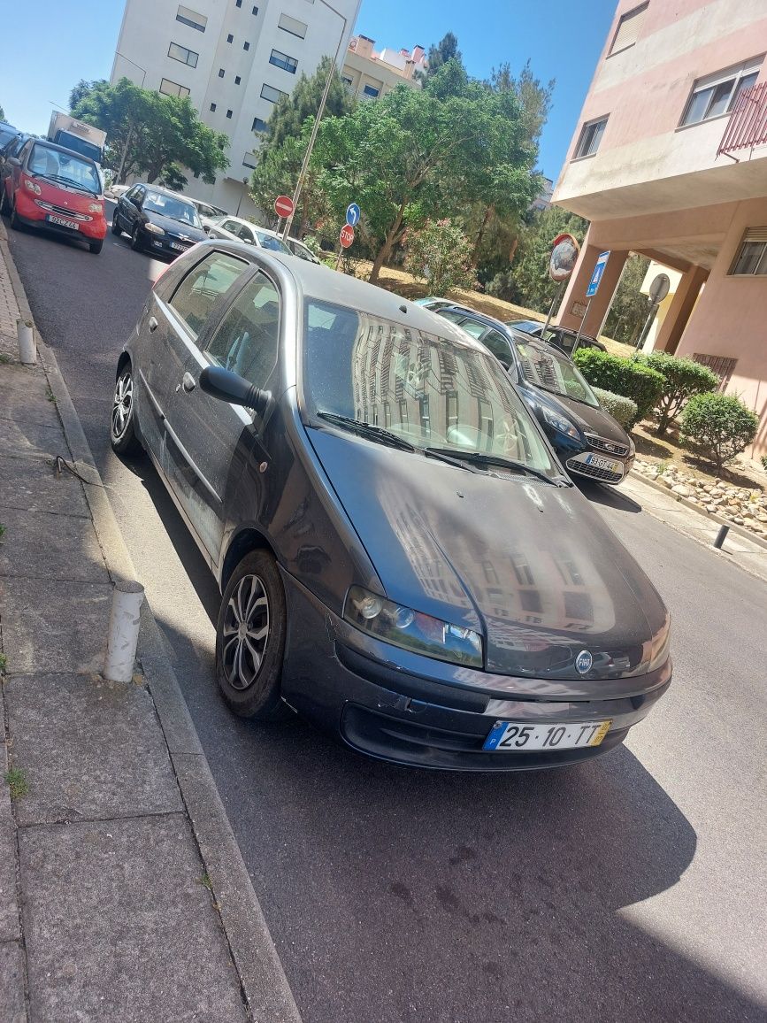 Punto 2002 cinza