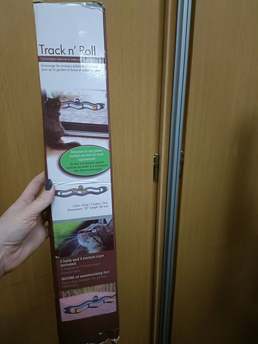 Zabawka dla kota na okno, szybę, lustro