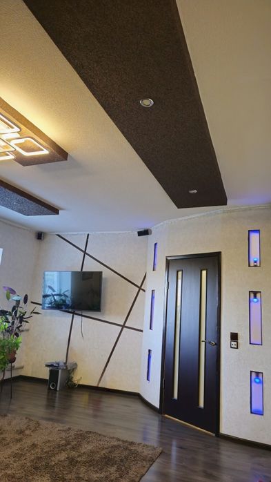 Продам будинок із земельною ділянкою