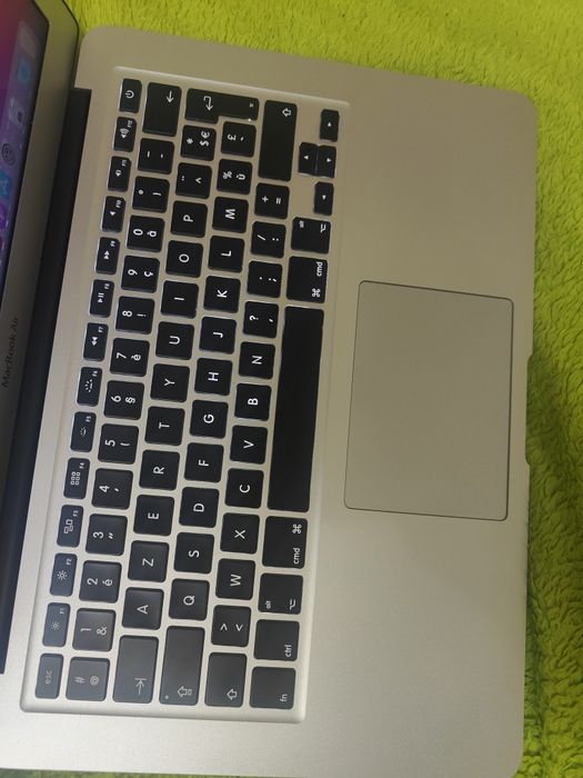 MacBook Air 2017 8/256/i5