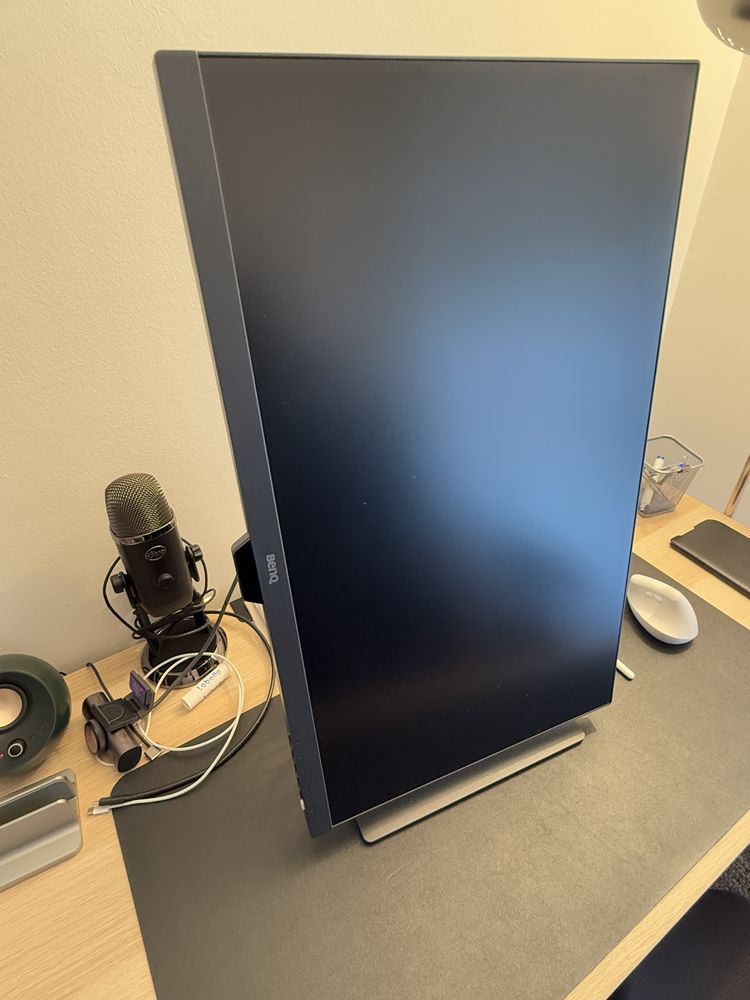 BenQ PD2705Q como novo