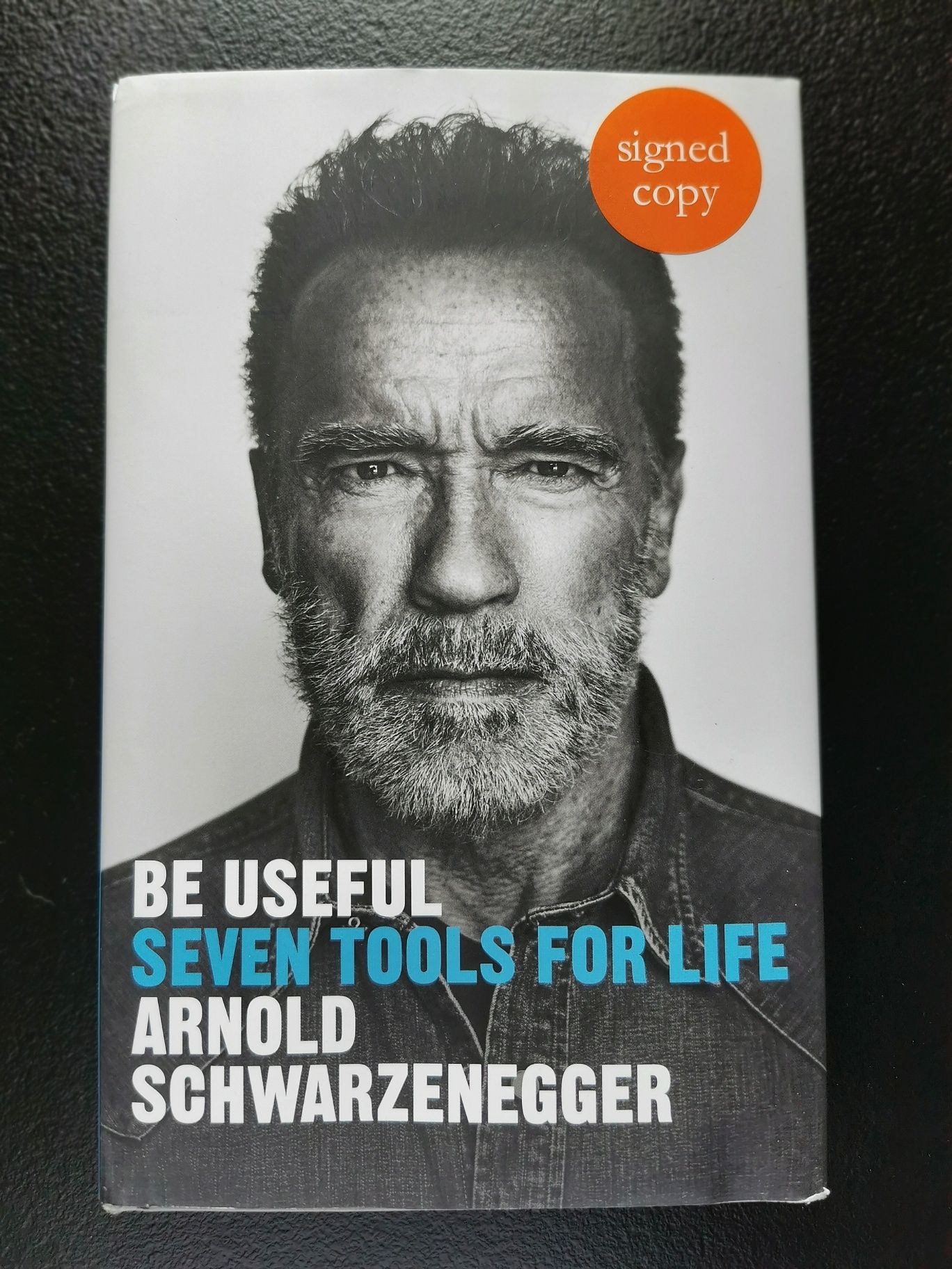 Hit! Arnold Schwarzenegger - autograf w książce + potwierdzenie