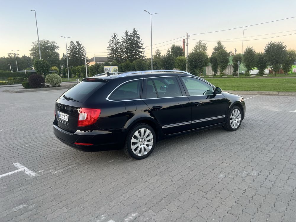 SKODA Superb Combi 2.0 TDI Elegance DSG