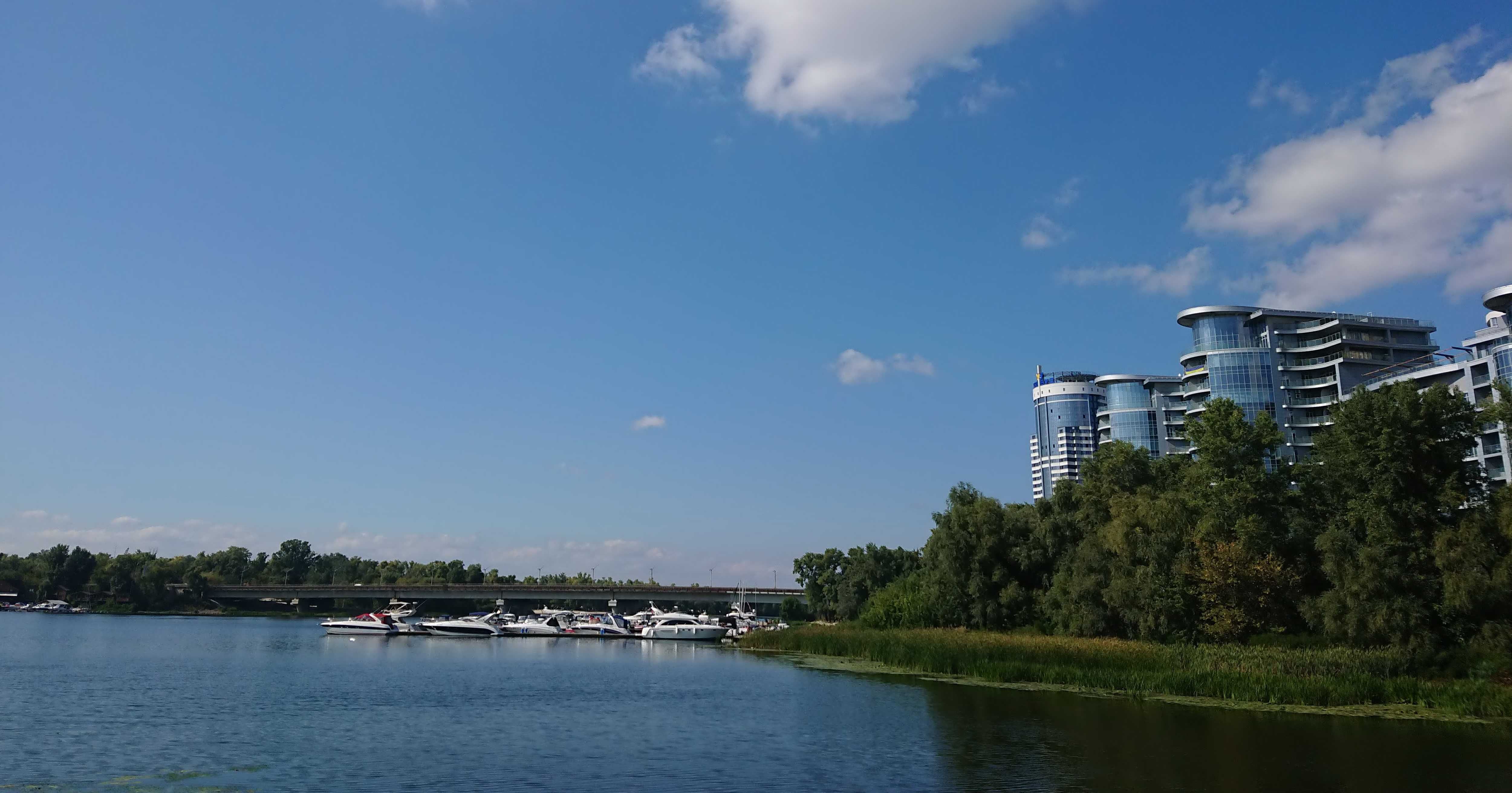 Русанівка, Ентузіастів 41,  3-кімн, чудовий вид на канал, не кутова