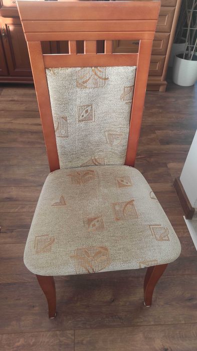 Sprzedam stół z krzesłami