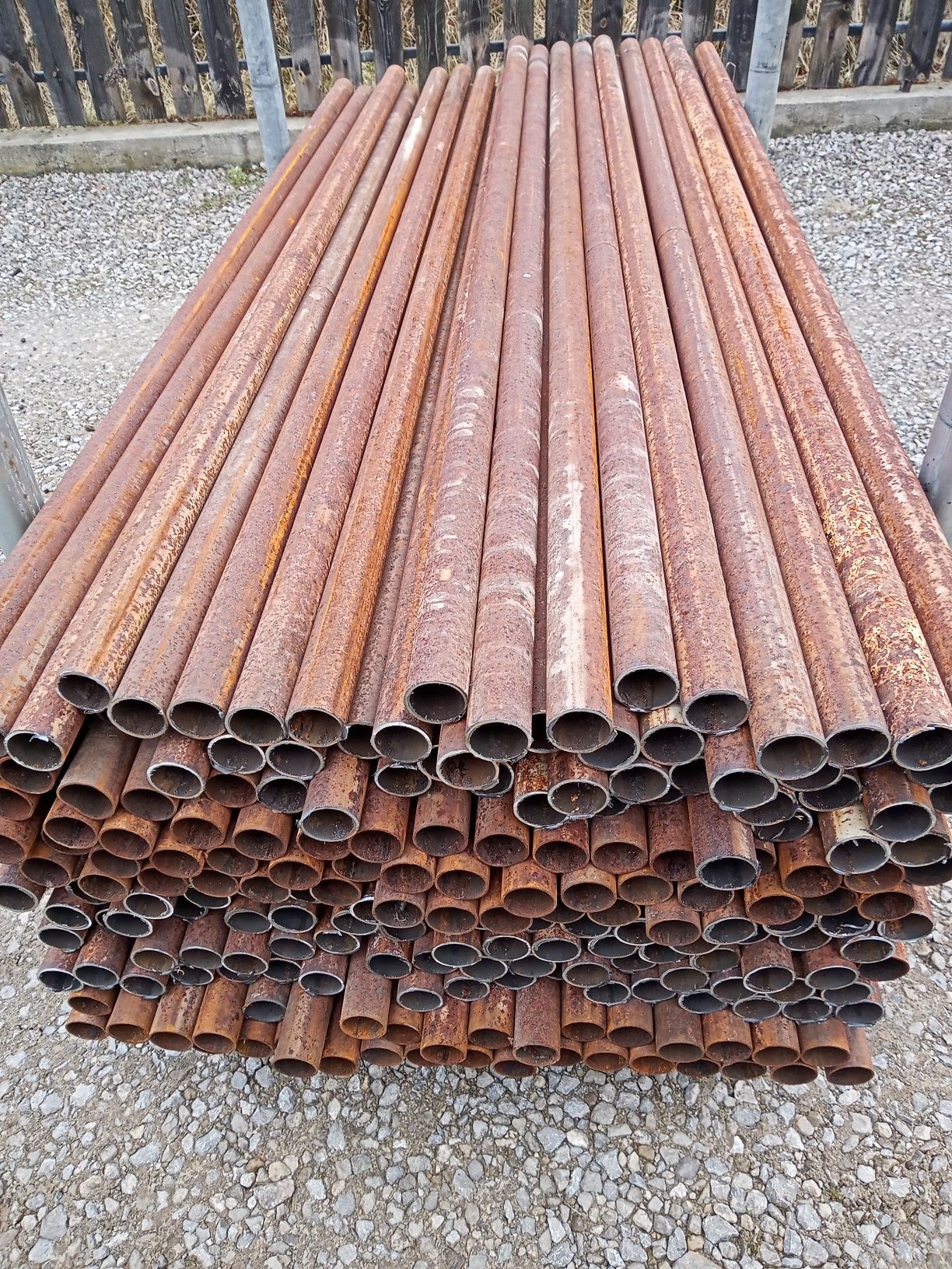 Słupki ogrodzeniowe 2.25m rura stalowa fi 45mm rury