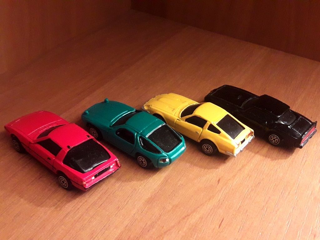 Resoraki modele skala Pontiac Datsun Mazda Porsche PRL