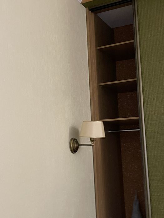 Продаю настінні та стельові люстри (комплектом)