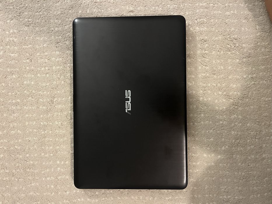 Portatil ASUS com i5-7200U e com NVIDIA Geforce 920M