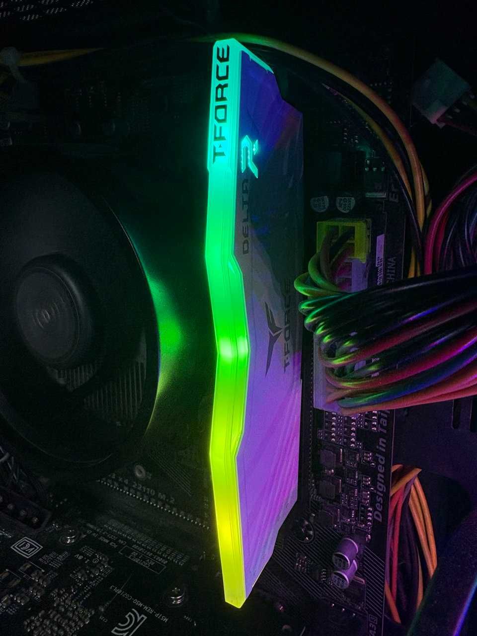 Оперативна пам’ять Team T-Force Delta RGB DDR4 16GB 2400MHz