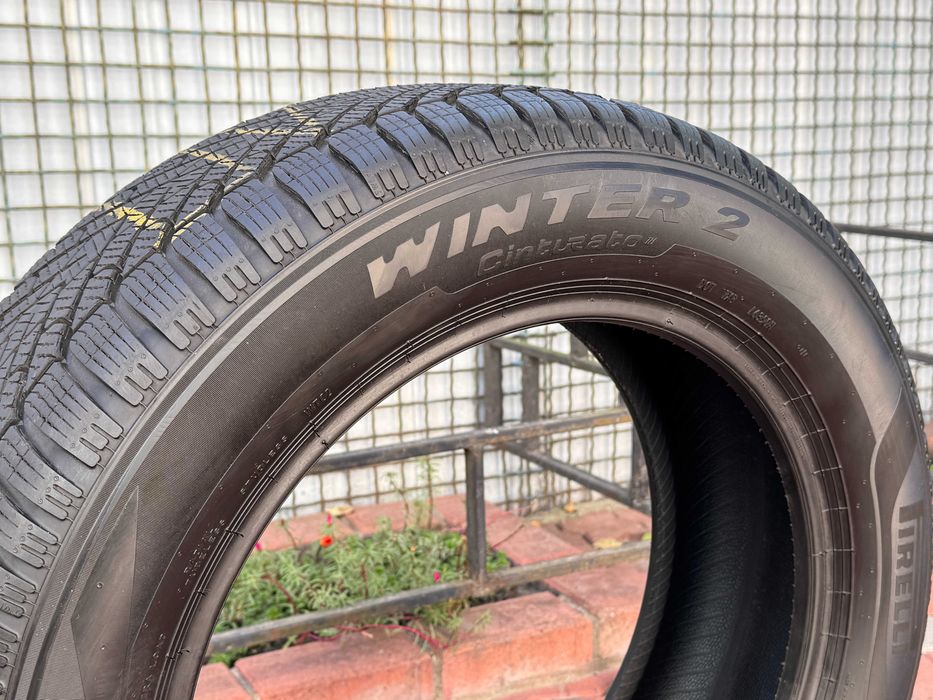 Зимові. Pirelli Vinter 2. 215\60\R17 -4шт -7.5мм.