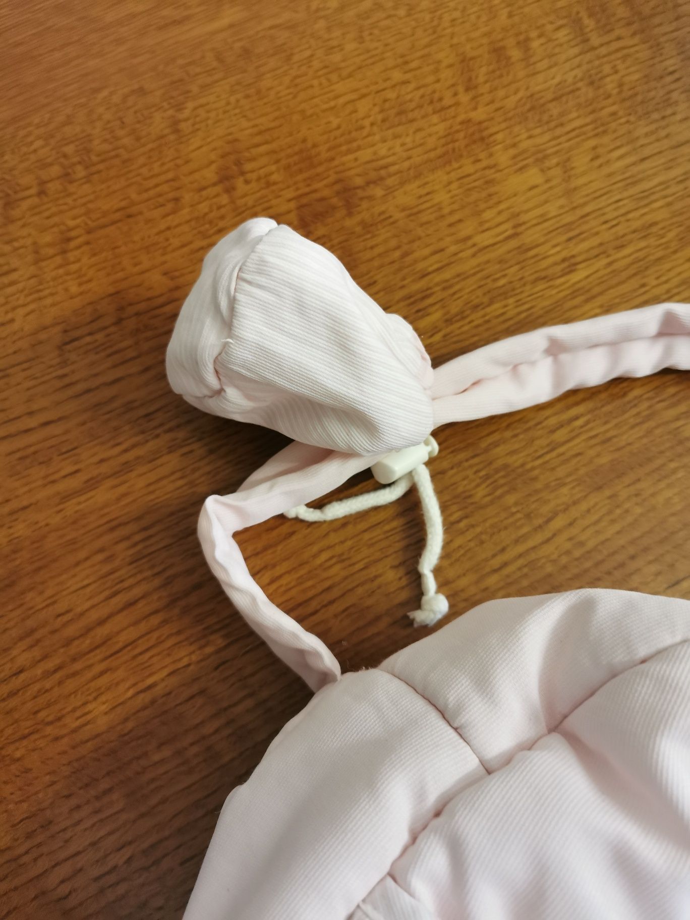 Conjunto de edredão, resguardo e almofada, para bebé.