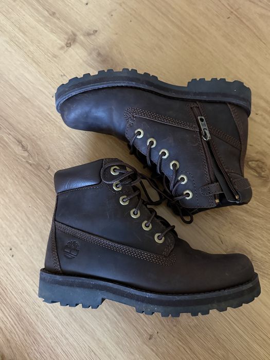 Шкіряні фірмові черевики