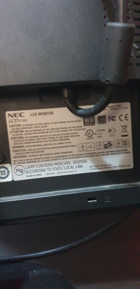 Monitor NEC do komputera.