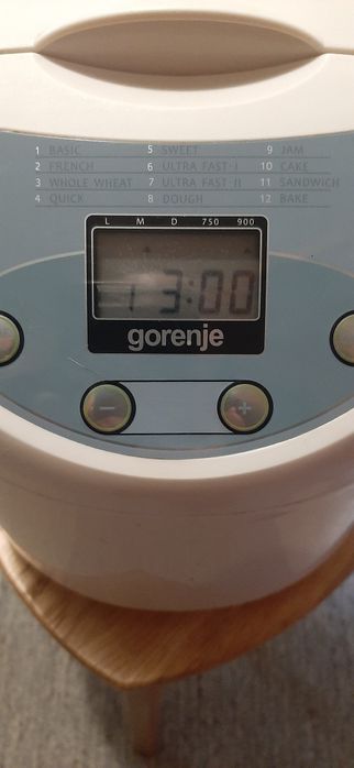 Продам хлебопечку Gorenje BM900W