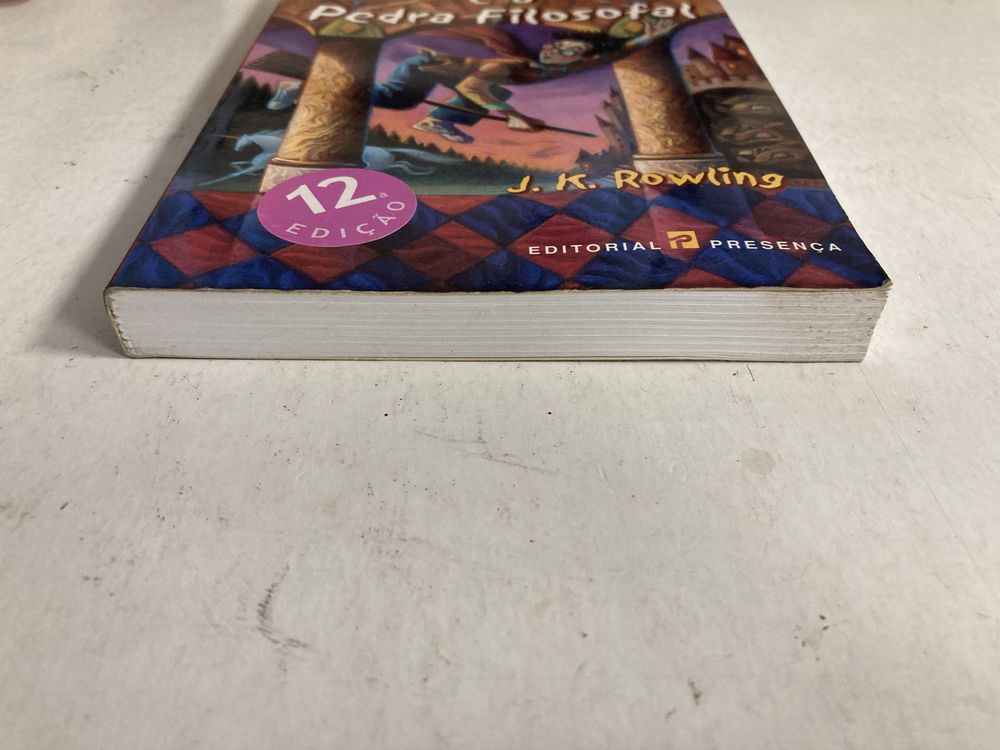Livro Harry Potter E A Pedra Filosofal