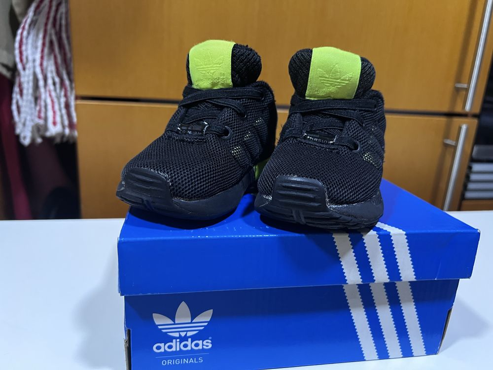 Tenis da adidas bebe