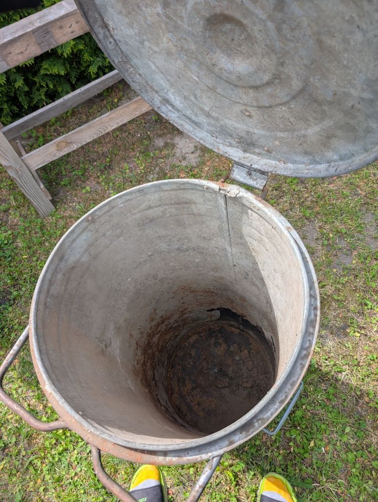 Pojemnik kosz na śmieci 110 litrów metalowy ocynk