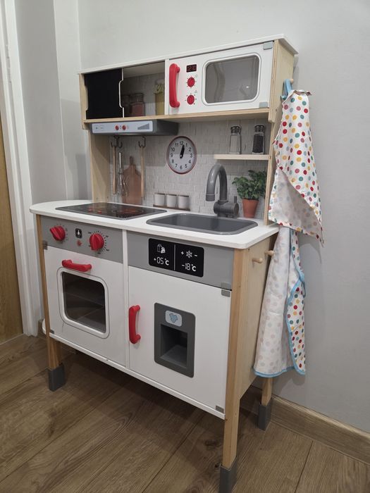 Drewniana kuchnia z akcesoriami Lupilu