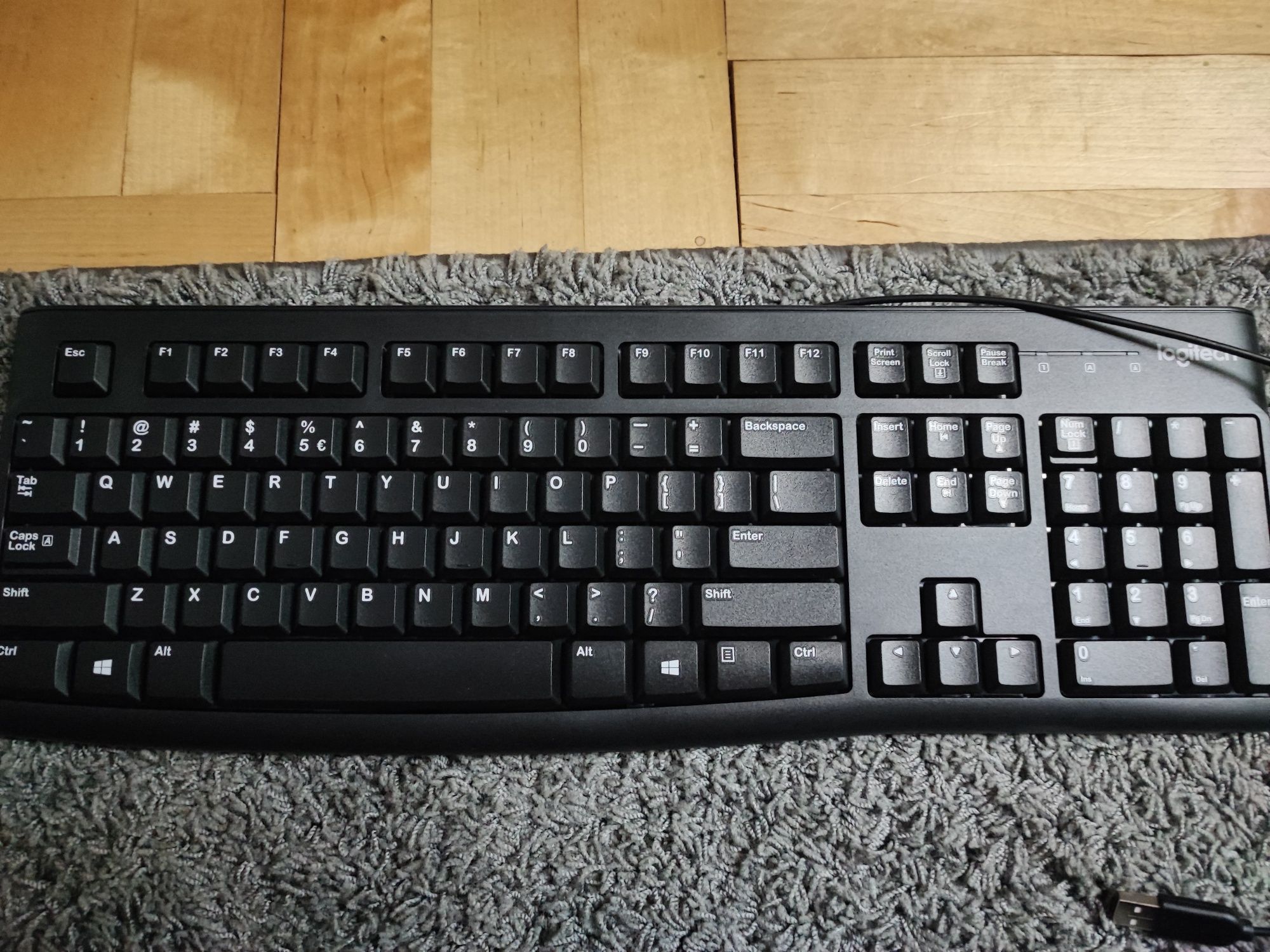 Klawiatury Logitech K120 i HP slim