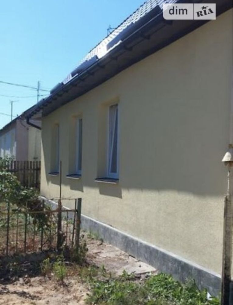 Терміновий продаж 2 поверхового будинку, ділянкою на 6 соток.
