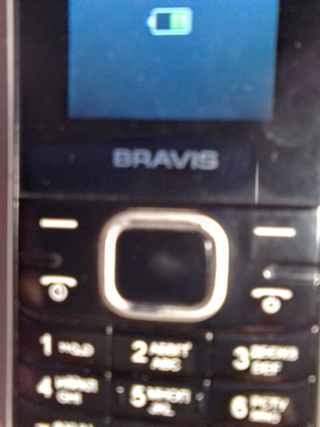 Мобильный кнопочный телефон Bravis Basa .