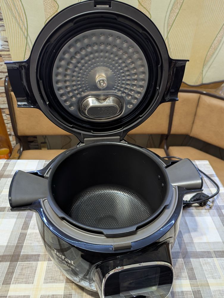 Мультиварка-скороварка Tefal Cook4me+ Connect CY855830