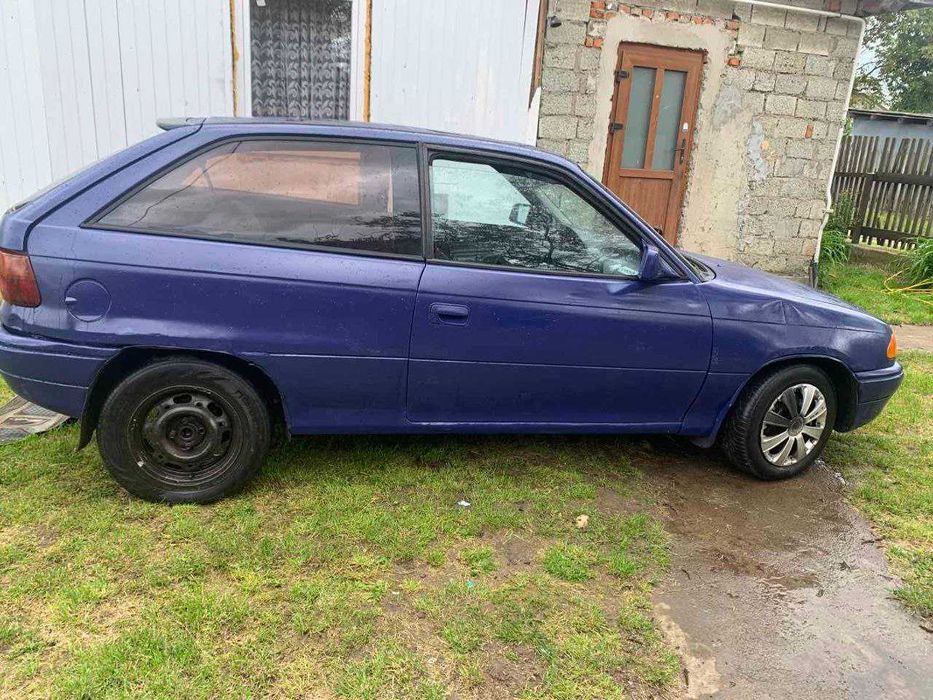 Опель в легковому авто