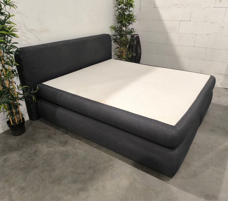 Ładne szare łóżko kontynetalne 180x200 z materacem.  Dowóz