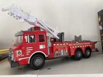 Brinquedos crianças - avião, bombeiros