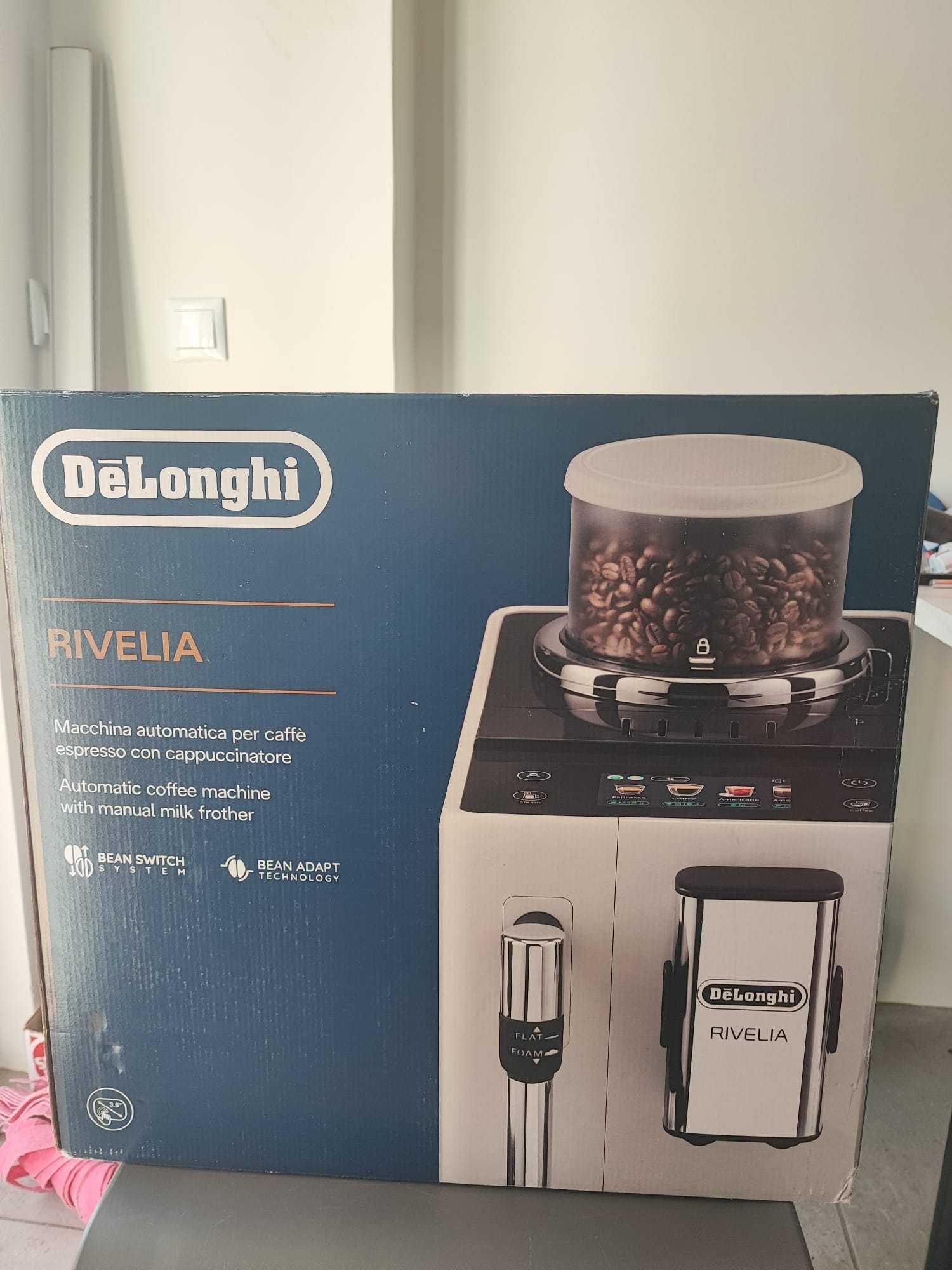 Máquina de café deLonghi rivelia