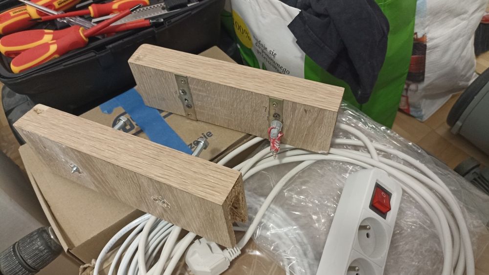 Półka wisząca dwie sztuki skrócone