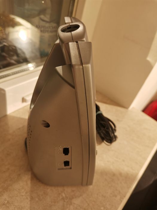 Clatronic MRC 665 P радіо-годинник із функцією проєкції часу.