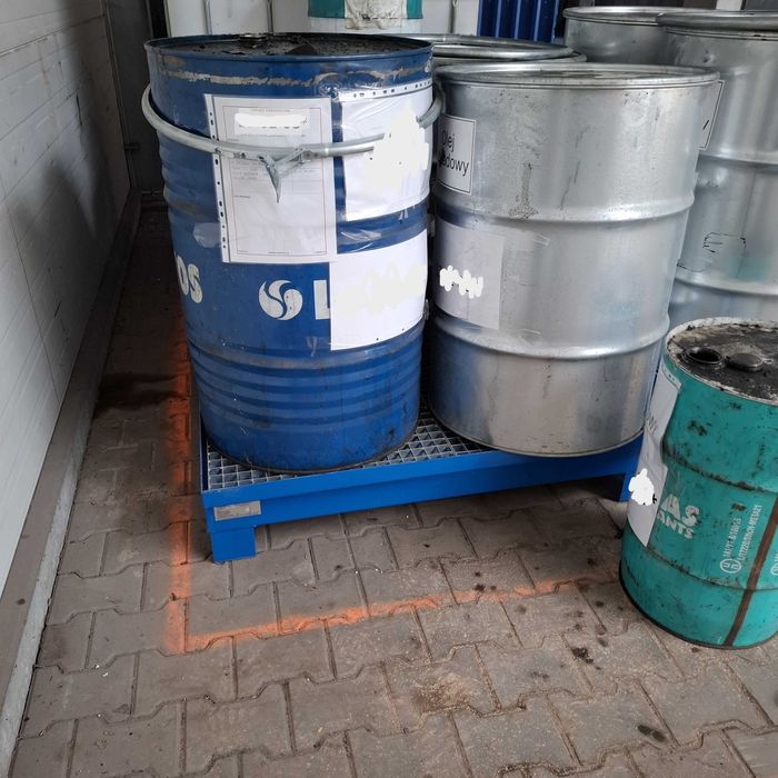 Wanna Wanna wychwytowa B-4,malowana ,do magazynowania 4 beczek- 200 l