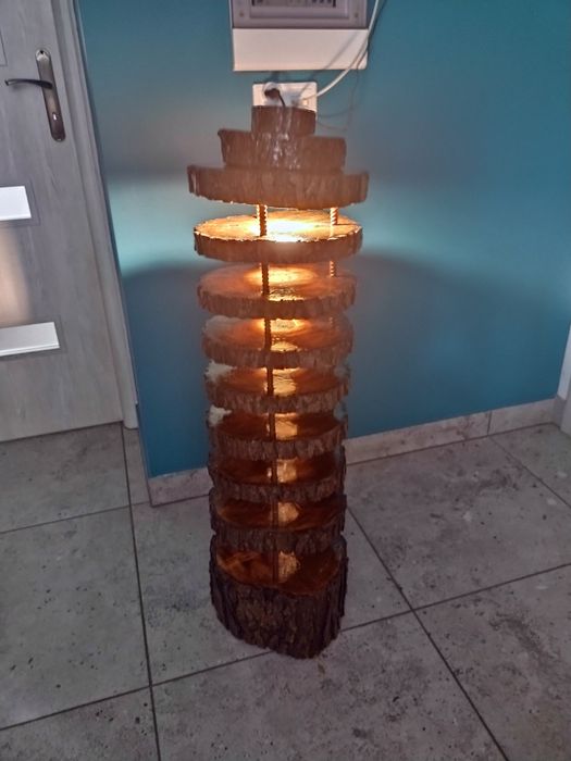 Lampka stojąca drewniana