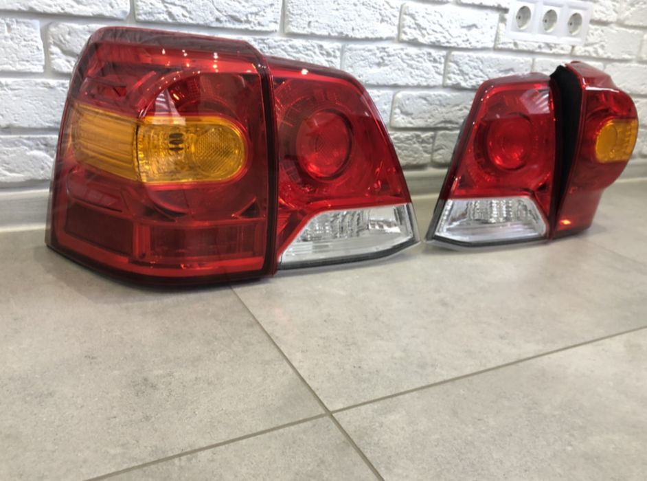 Задние фонари стопы Toyota Land Cruiser 200 в стиле рестайлинг