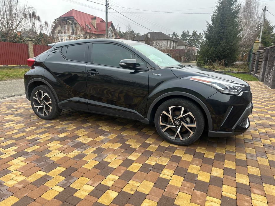 Автомобiль toyota chr 2020