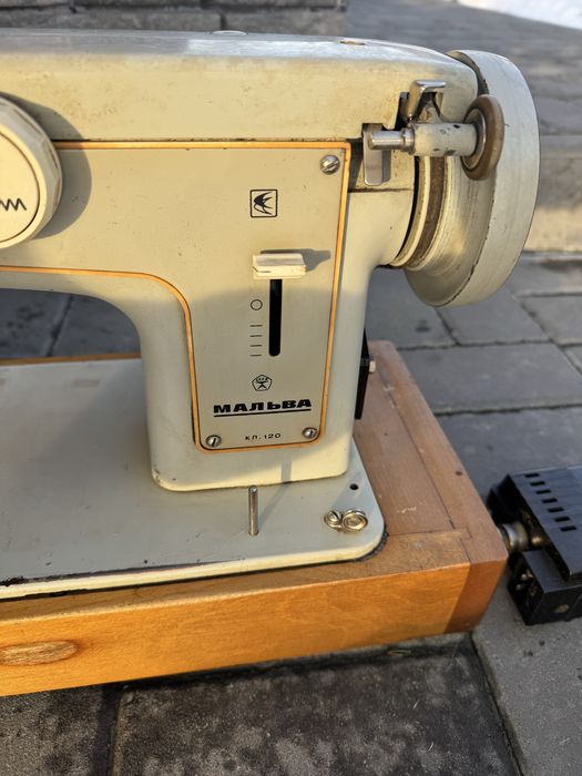 Швейна машинка Мальва КЛ 120