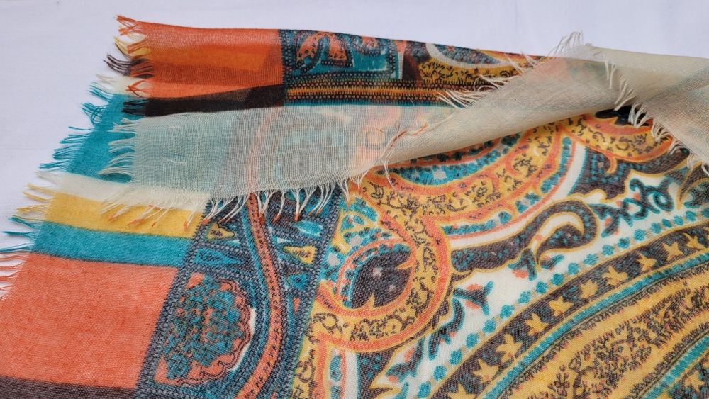 Kolorowy, duży szal