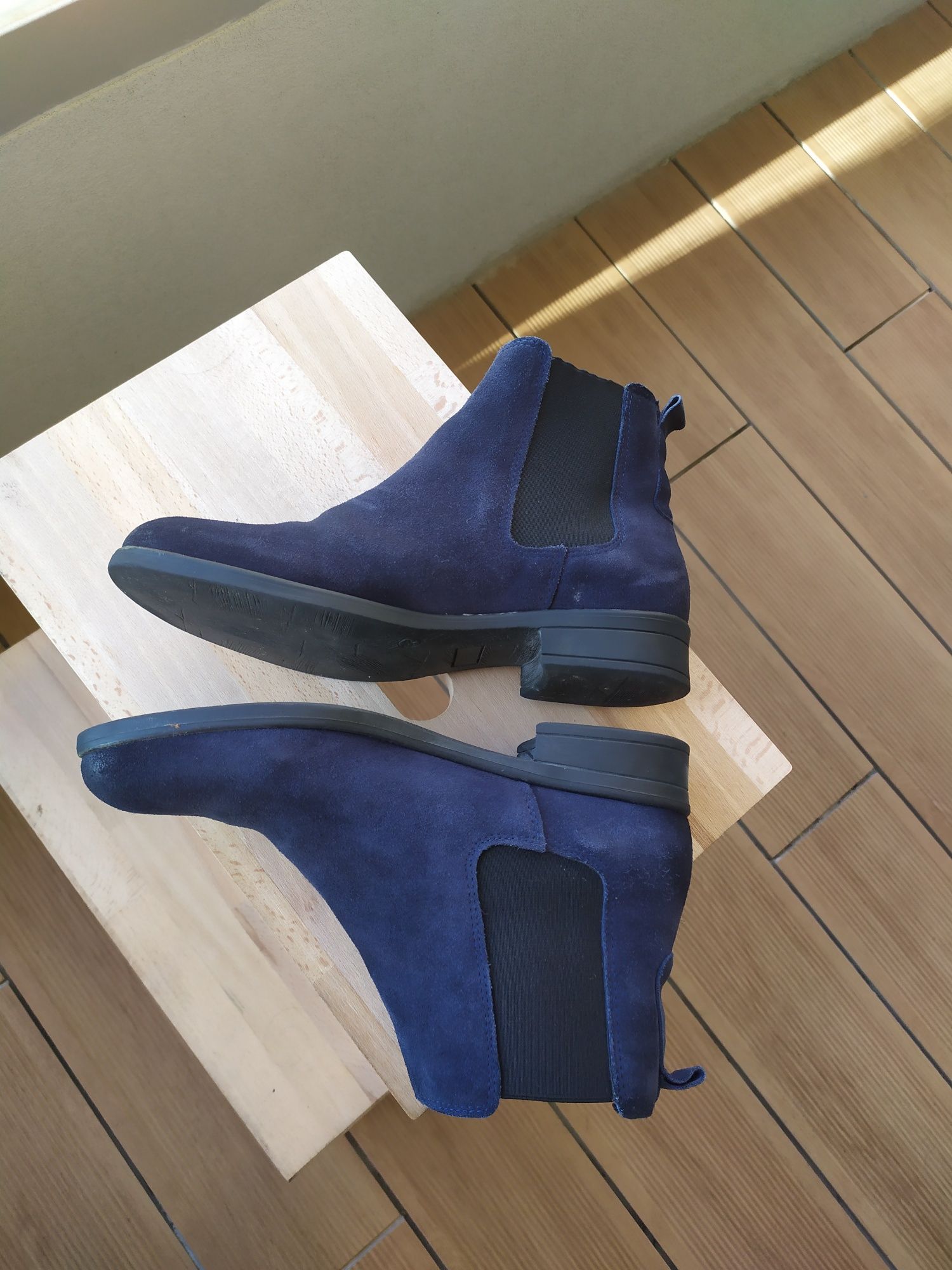 Botins em pele 38