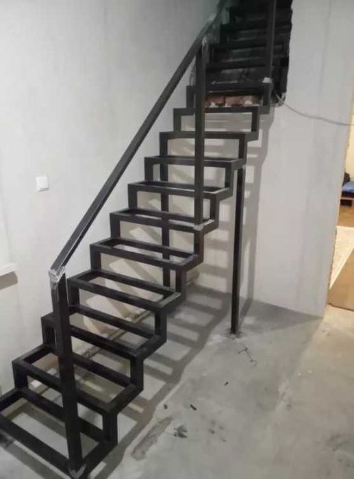 Сходи з чорного металу. Замовлення. Встановлення. Обробка