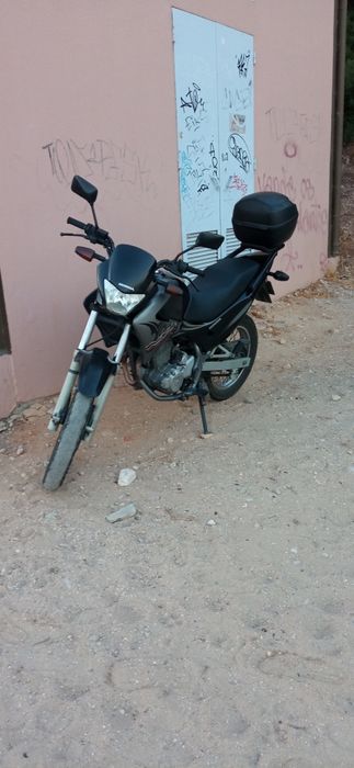 Honda NX 400 com topcase