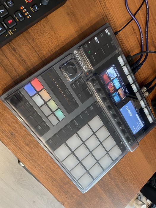 NI Maschine PLUS в чудовому стані ДЕШЕВШЕ НЕ ІСНУЄ семплер