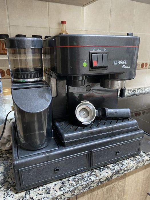 Maquina de cafe com moinho