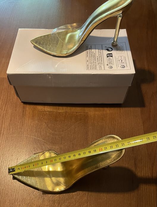 Klapki na szpilce ze szpicem-Złote