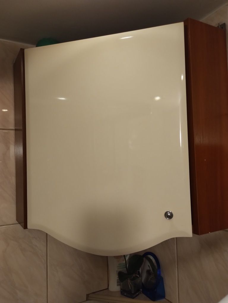 Szafka łazienkowa wisząca plus szafka z umywalką