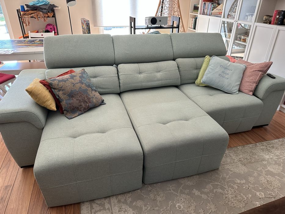 Sofa em muito bom estado.