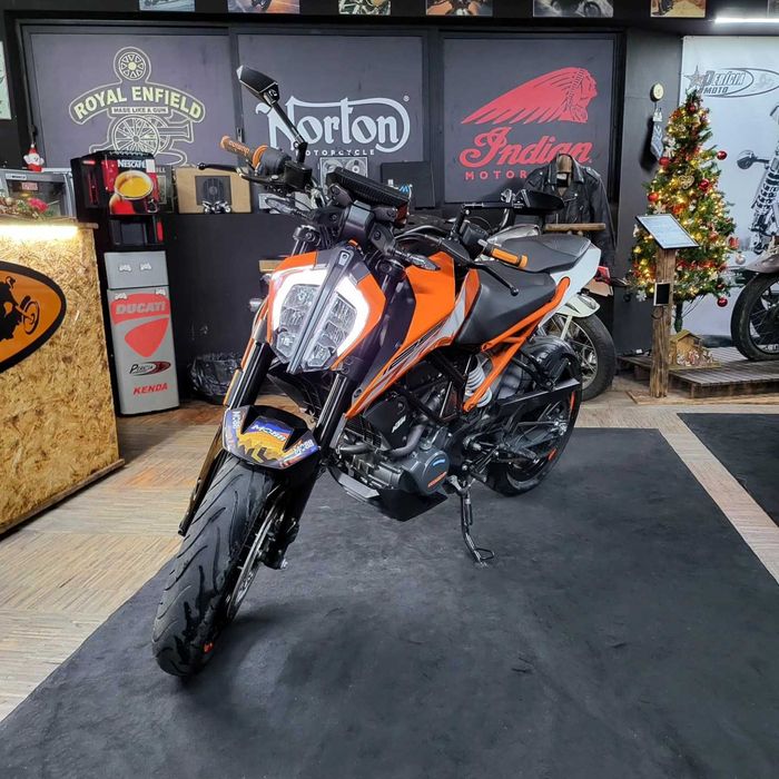 KTM Duke 125 edição M.Oliveira #88 2020