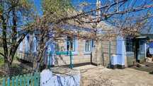Приватний будинок з гаражем, садом і городом
