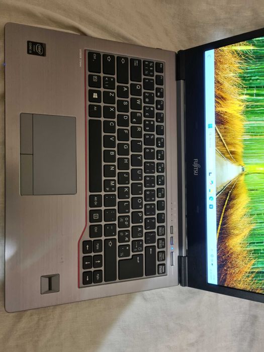 Fujitsu Lifebook U745 – i5 / 8 GB / 128 GB SSD / Windows 11 Pro